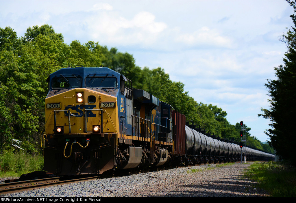 CSX 305 K140 Crude Oil Loads